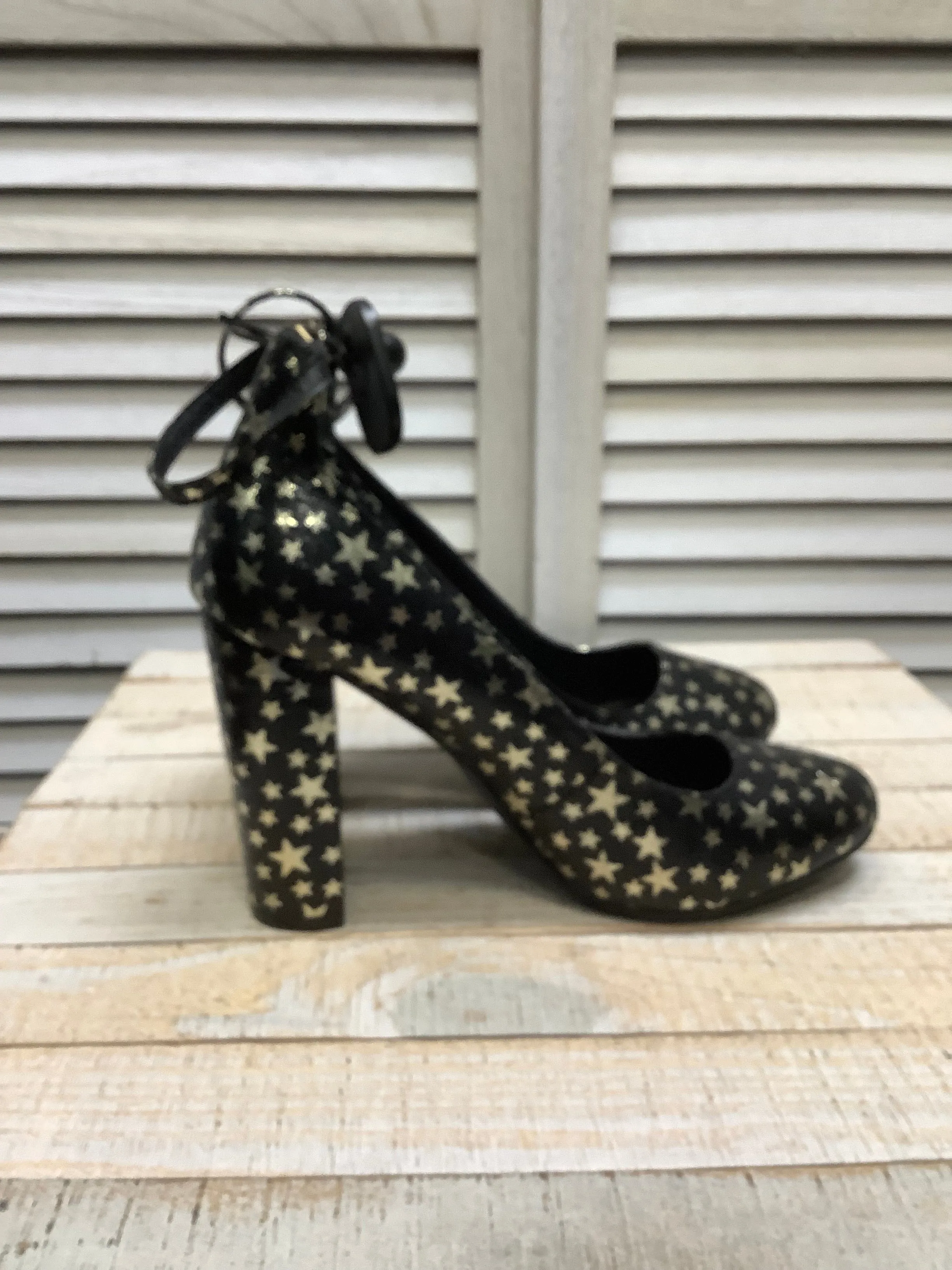 Black & Gold Sandals Heels Block Madden Girl, Size 8.5