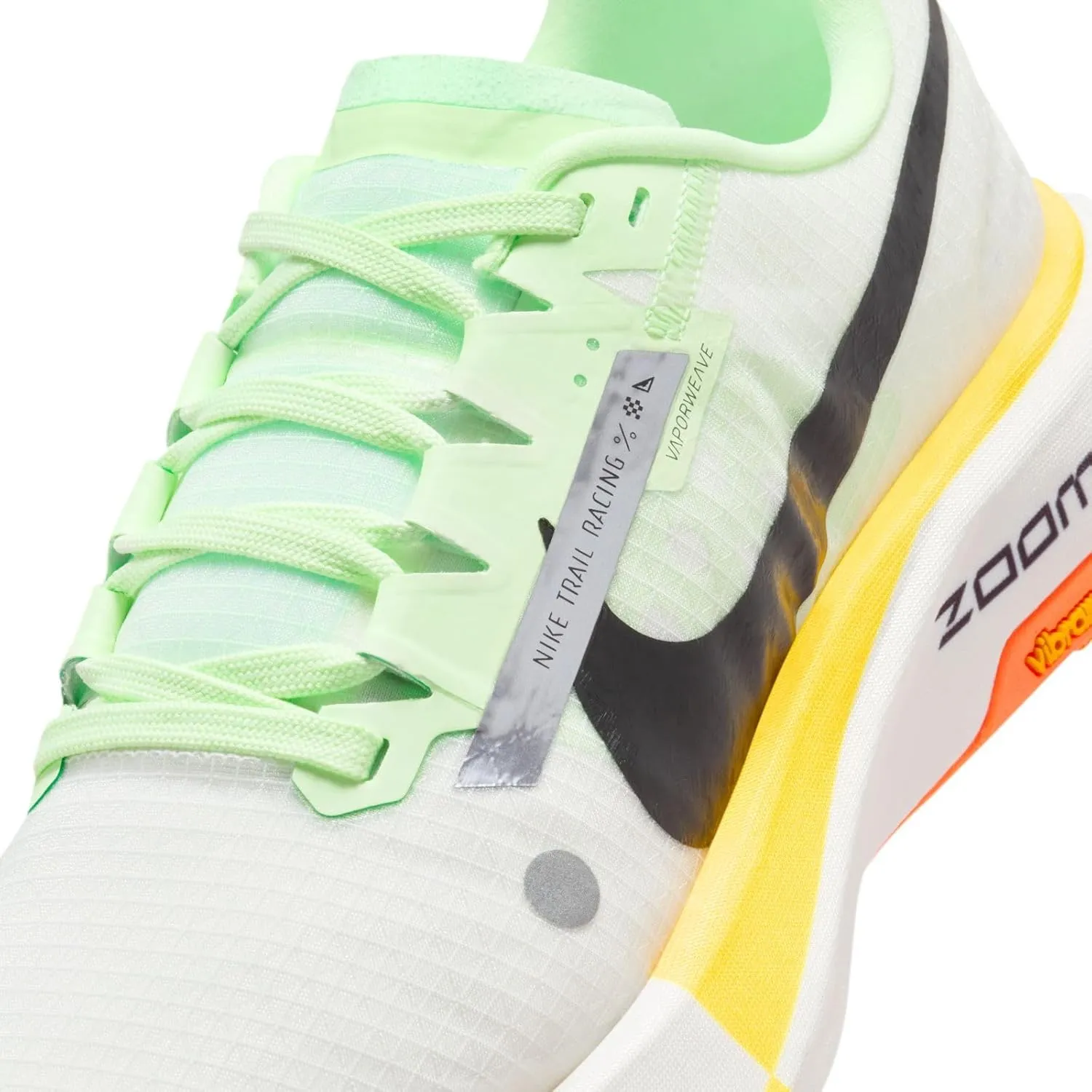 NIKE Women's Sneaker